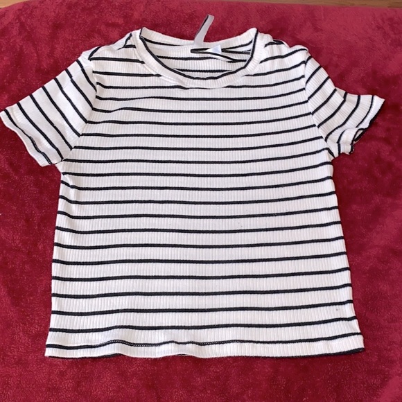 H&M Top - Picture 2 of 2